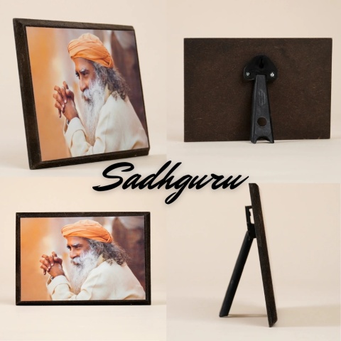 Photo of Sadhguru with a support of 💗